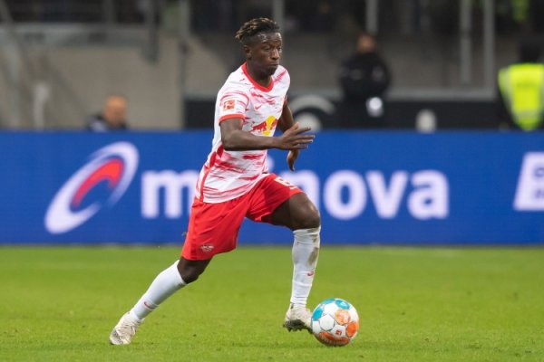 BÁO CÁO: Giao dịch chuyển nhượng Paris FC của Hydara bị đình trệ và các vấn đề về cơ bắp của người c